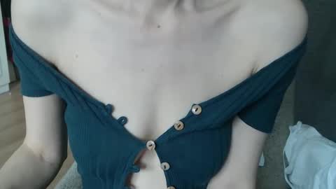 KamiDevi online show from 09-10-25, 12:49