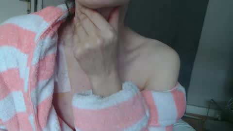 KamiDevi online show from 10-24-25, 12:45