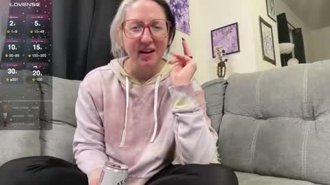 Snapshot of degeneratealiceof chatting on 10-23-25, 04:34 degeneratealiceof online show from 10-23-25, 04:34