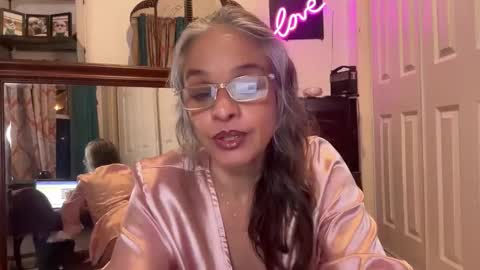 Tori online show from 11-07-25, 04:01