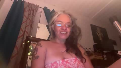 Tori online show from 04-25-26, 02:03