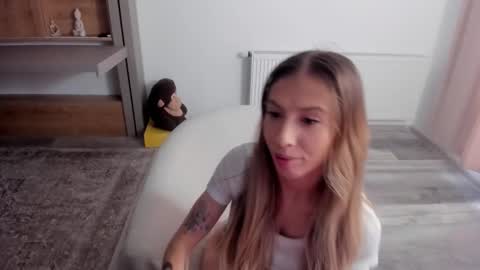 Snapshot of deidi_sweet chatting on 01-26-25, 07:32 Di online show from 01-26-25, 07:32