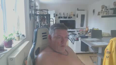 deinprinz2312 online show from 01-14-25, 10:17