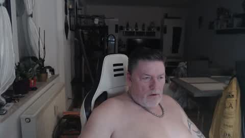 deinprinz2312 online show from 02-10-25, 05:03