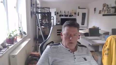 deinprinz2312 online show from 02-13-25, 12:32