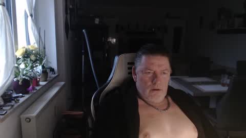 deinprinz2312 online show from 02-17-25, 06:20