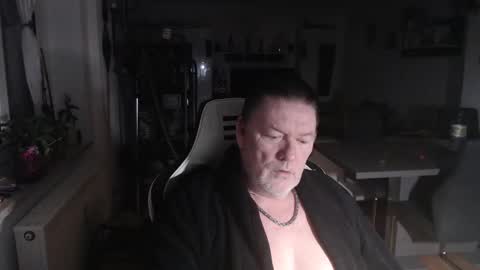 deinprinz2312 online show from 03-10-25, 04:38