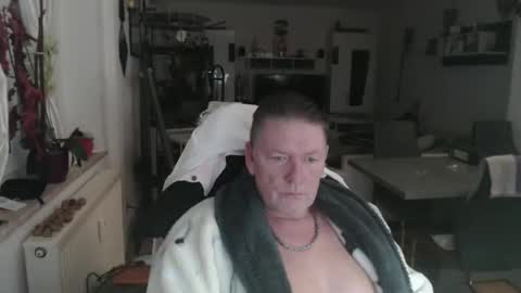 deinprinz2312 online show from 12-01-25, 04:39