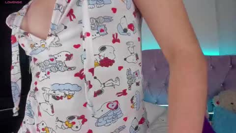 Snapshot of deisy_smith_ chatting on 03-05-25, 12:00  Deisy  online show from 03-05-25, 12:00