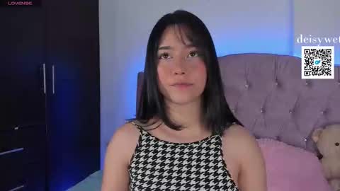 Snapshot of deisy_smith_ chatting on 10-25-25, 10:34  Deisy  online show from 10-25-25, 10:34