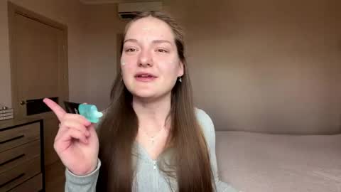 Mila online show from 04-29-26, 11:14