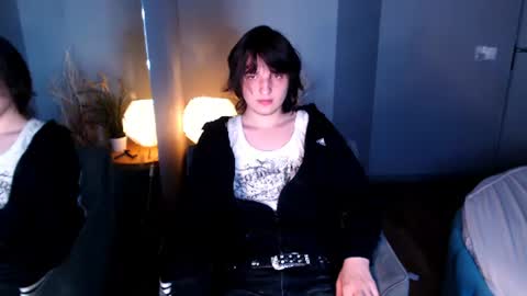 Snapshot of delalex chatting on 06-10-26, 04:39 Alex online show from 06-10-26, 04:39