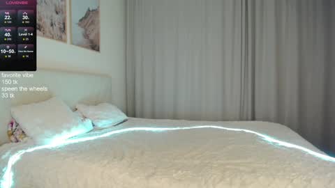 Snapshot of delanona chatting on 12-11-24, 08:39 Dia online show from 12-11-24, 08:39