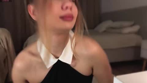 Snapshot of delanona chatting on 10-30-25, 01:18 Dia online show from 10-30-25, 01:18