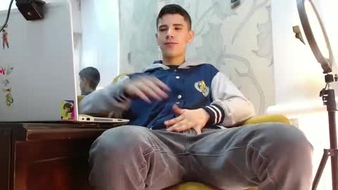 delglo online show from 10-10-25, 05:45