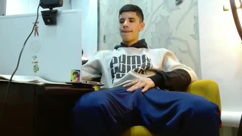 delglo online show from 10-28-25, 03:43