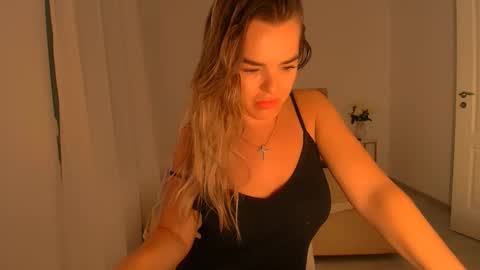 deliadelicious online show from 09-10-25, 08:25