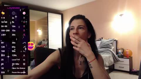 Snapshot of delicatekisss chatting on 03-06-25, 09:25 Nicole online show from 03-06-25, 09:25