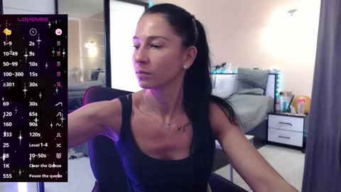 Snapshot of delicatekisss chatting on 09-11-25, 08:14 Nicole online show from 09-11-25, 08:14