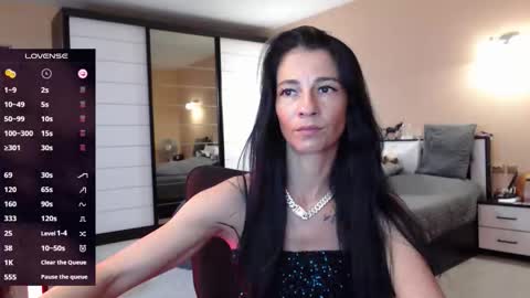 Snapshot of delicatekisss chatting on 05-17-26, 06:55 Nicole online show from 05-17-26, 06:55