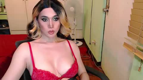 Snapshot of deliciosats chatting on 12-07-24, 09:50 Mercedes online show from 12-07-24, 09:50