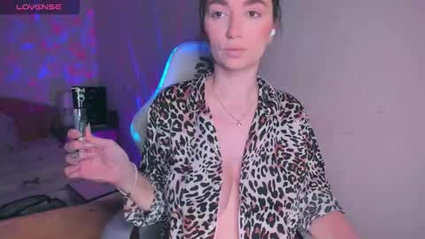 Mila online show from 01-14-26, 05:57