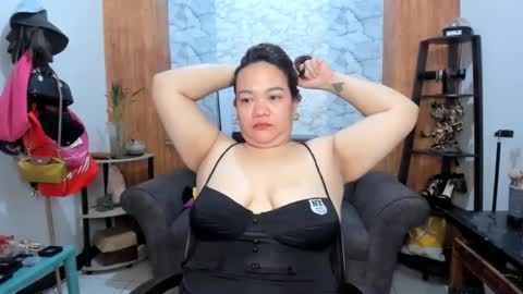 Snapshot of delightfulcurvy chatting on 02-10-25, 02:48 delightfulcurvy online show from 02-10-25, 02:48