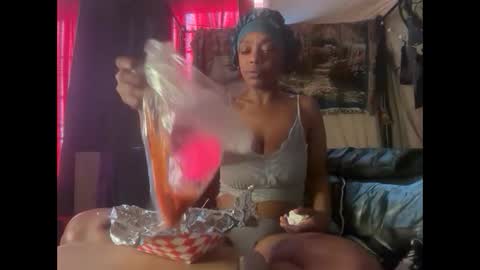 Snapshot of delightfuldark chatting on 09-22-25, 04:31 delightfuldark online show from 09-22-25, 04:31