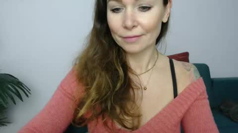 Snapshot of delilah_sweet chatting on 12-05-24, 03:06 delilah_sweet online show from 12-05-24, 03:06