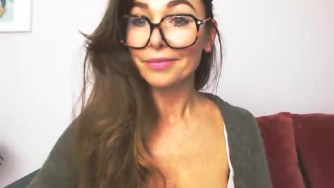 Snapshot of delilah_sweet chatting on 10-01-25, 02:45 delilah_sweet online show from 10-01-25, 02:45