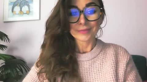 Snapshot of delilah_sweet chatting on 10-28-25, 04:09 delilah_sweet online show from 10-28-25, 04:09