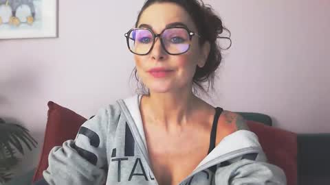 Snapshot of delilah_sweet chatting on 11-11-25, 04:40 delilah_sweet online show from 11-11-25, 04:40