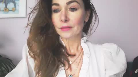 Snapshot of delilah_sweet chatting on 02-16-26, 04:03 delilah_sweet online show from 02-16-26, 04:03