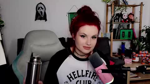 dellacrush_ online show from 11-17-25, 04:13