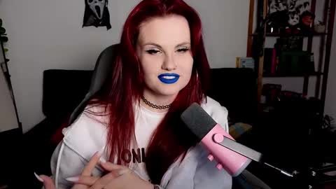 dellacrush_ online show from 12-01-25, 06:02