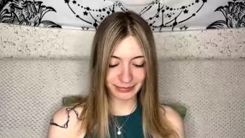 Sia online show from 06-14-26, 09:33