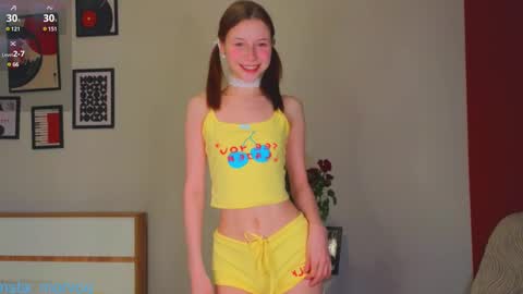 Snapshot of delorathecookie chatting on 03-11-25, 09:48 Delora online show from 03-11-25, 09:48