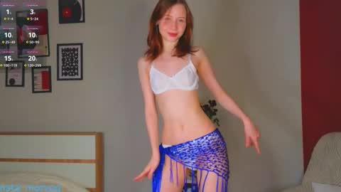 Snapshot of delorathecookie chatting on 03-12-25, 10:39 Delora online show from 03-12-25, 10:39