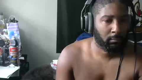 Snapshot of delta7012 chatting on 10-11-25, 04:16 delta7012 online show from 10-11-25, 04:16