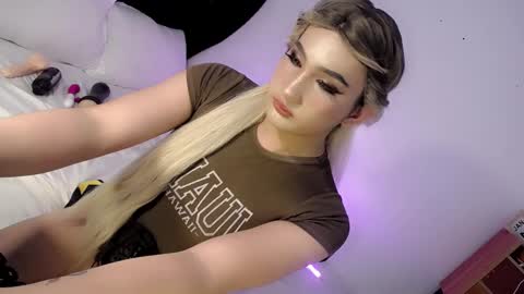 Snapshot of deluxetgirl69 chatting on 01-31-25, 12:50 Chesca online show from 01-31-25, 12:50