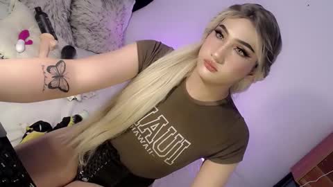 Snapshot of deluxetgirl69 chatting on 02-06-25, 12:26 Chesca online show from 02-06-25, 12:26