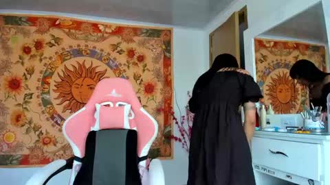 demeter__ online show from 01-12-25, 06:16