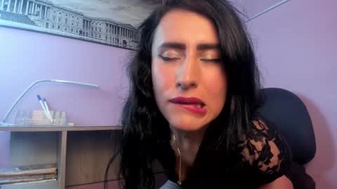 DEMI MOORE online show from 02-03-26, 02:53