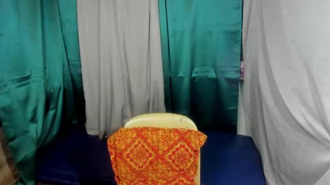 Snapshot of den_cummers chatting on 04-25-26, 04:48 den_cummers online show from 04-25-26, 04:48