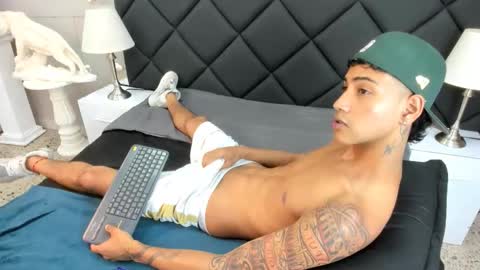 Snapshot of denis_carpenter chatting on 11-26-25, 07:48 Denis Carpenter online show from 11-26-25, 07:48