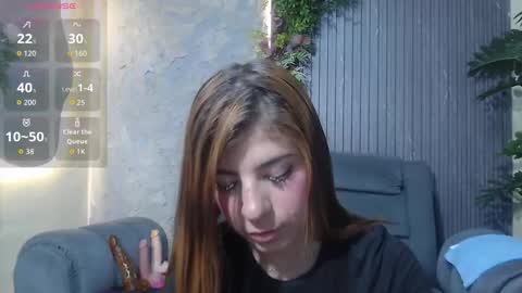 Snapshot of denise_babe_ chatting on 11-27-25, 11:34 Laura online show from 11-27-25, 11:34