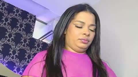 Snapshot of denisemoca chatting on 01-19-25, 12:17 Denise online show from 01-19-25, 12:17