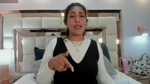 Denisse Khan online show from 04-26-26, 03:15