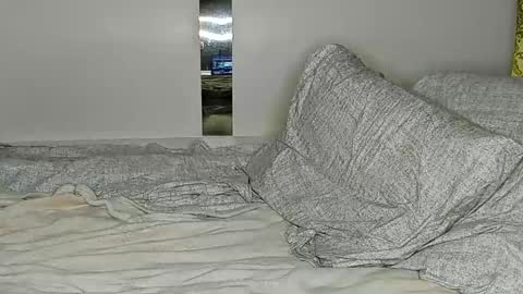 Den online show from 01-30-25, 07:37