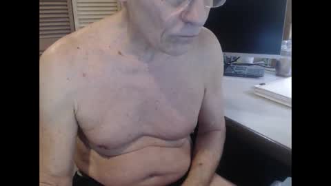 Snapshot of denn_jett chatting on 05-03-26, 04:57 Den Jet online show from 05-03-26, 04:57